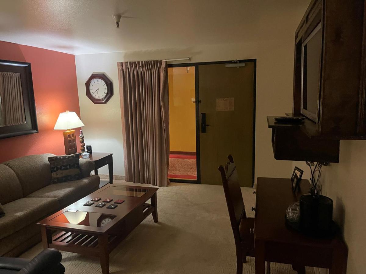 Ramada By Wyndham Viscount Suites Tucson East Eksteriør billede